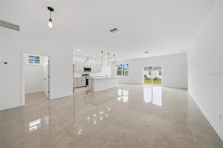 Property Photo: 14191 Onslow Lane FL 33981