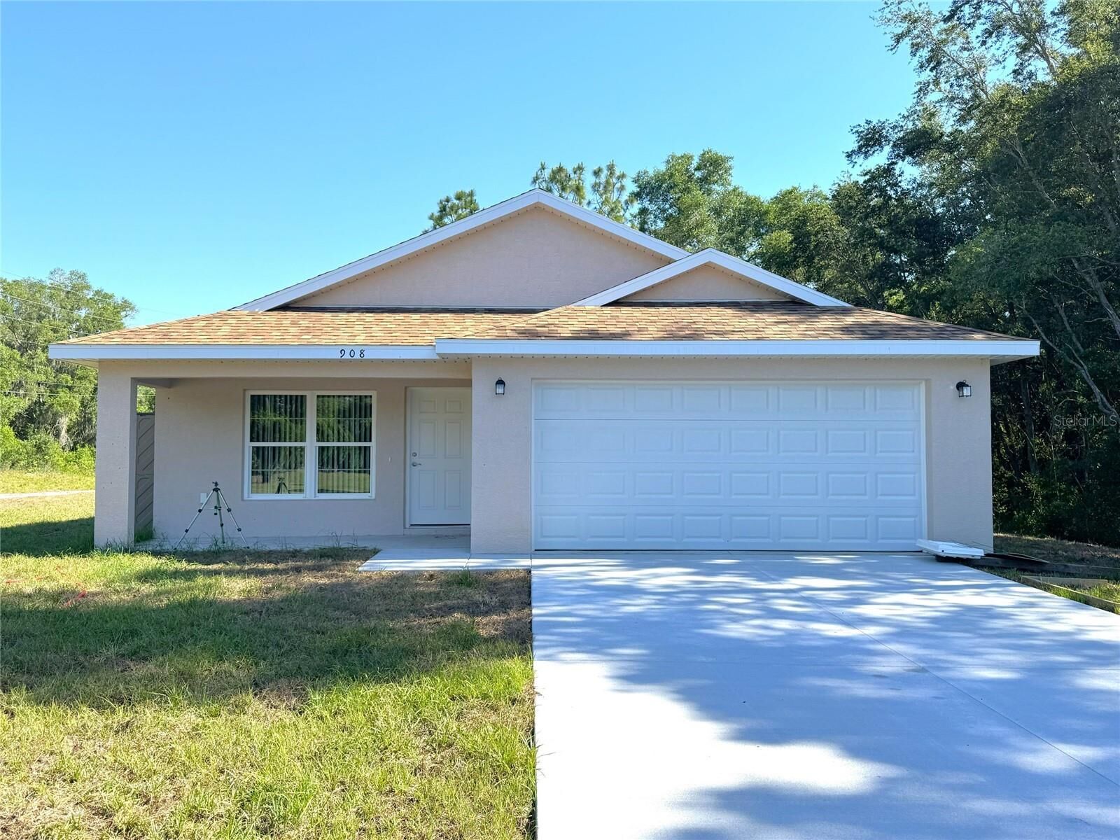 Property Photo: 908 Columbia Lane FL 34452