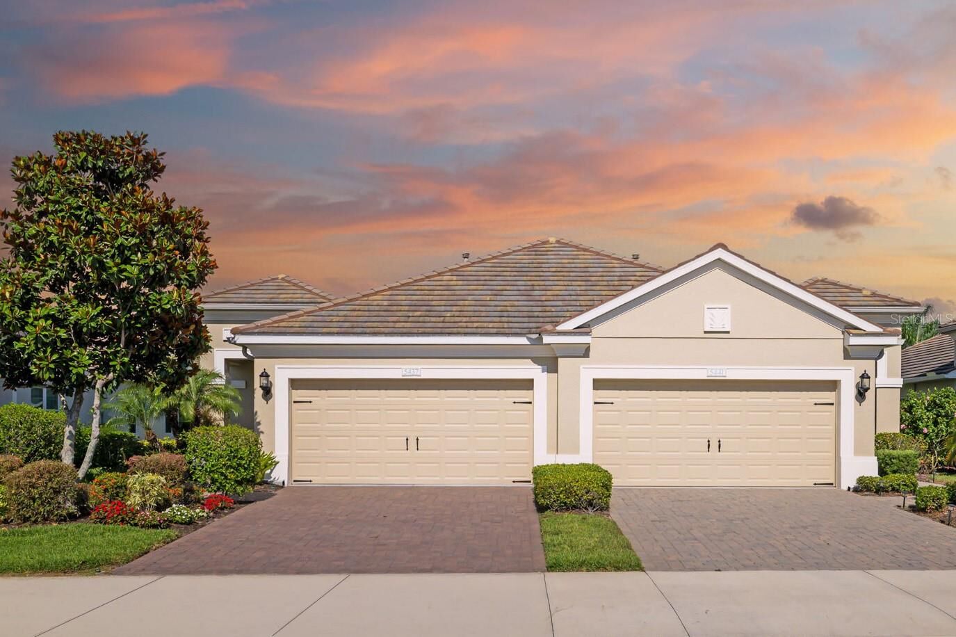 Property Photo:  5437 Chatham Square Way  FL 34203 