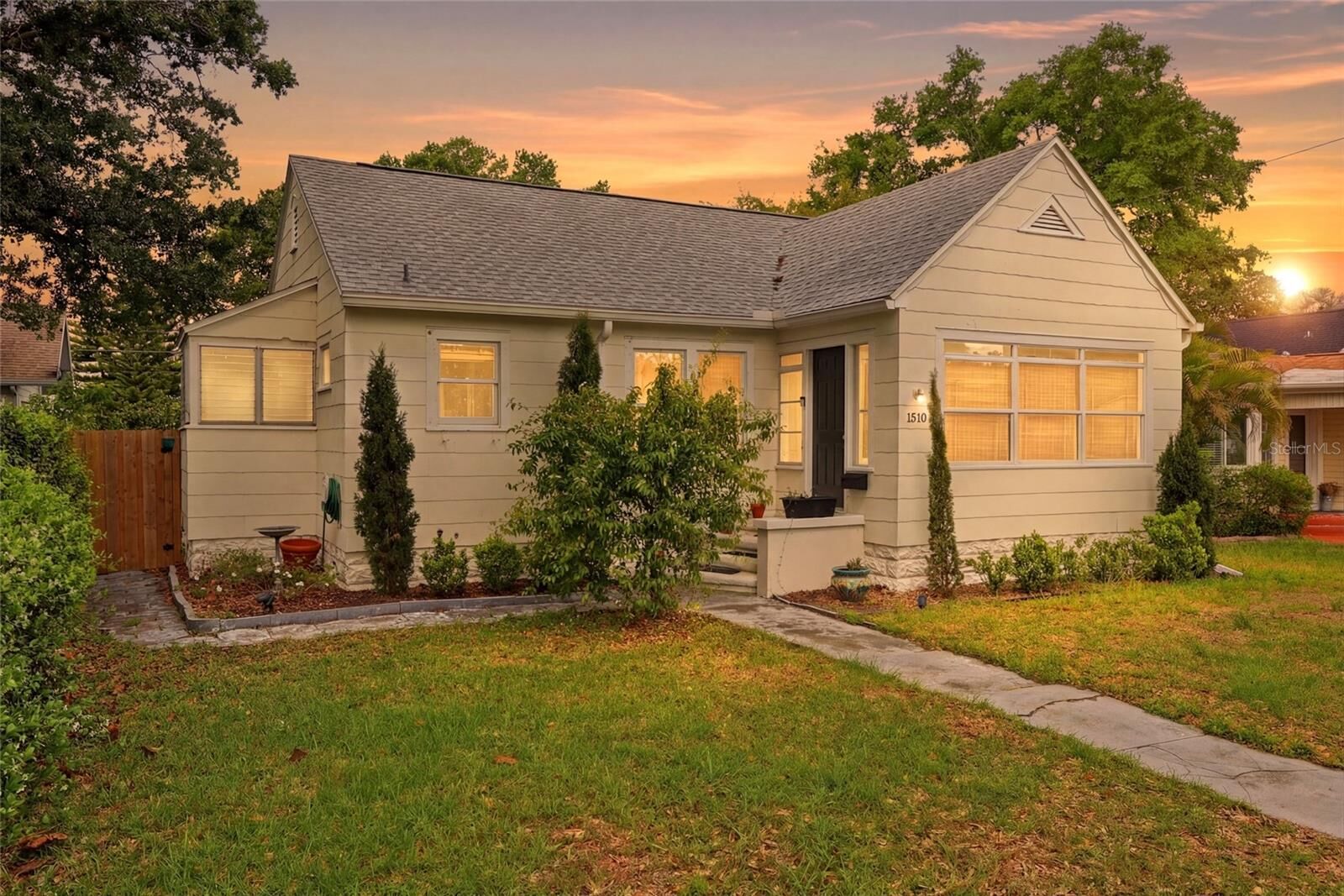Property Photo: 1510 14th Street N FL 33704