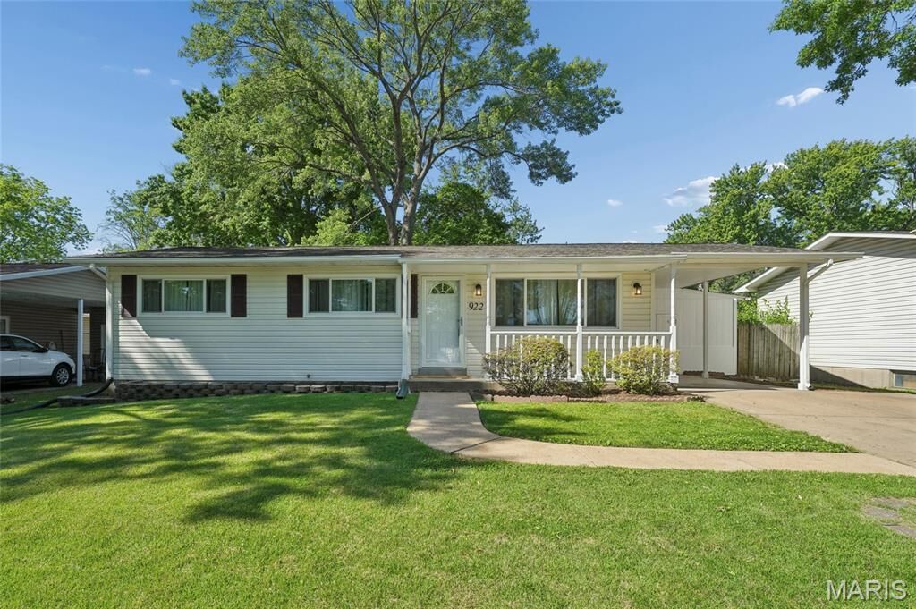 Property Photo:  922 Chula Drive  MO 63042 