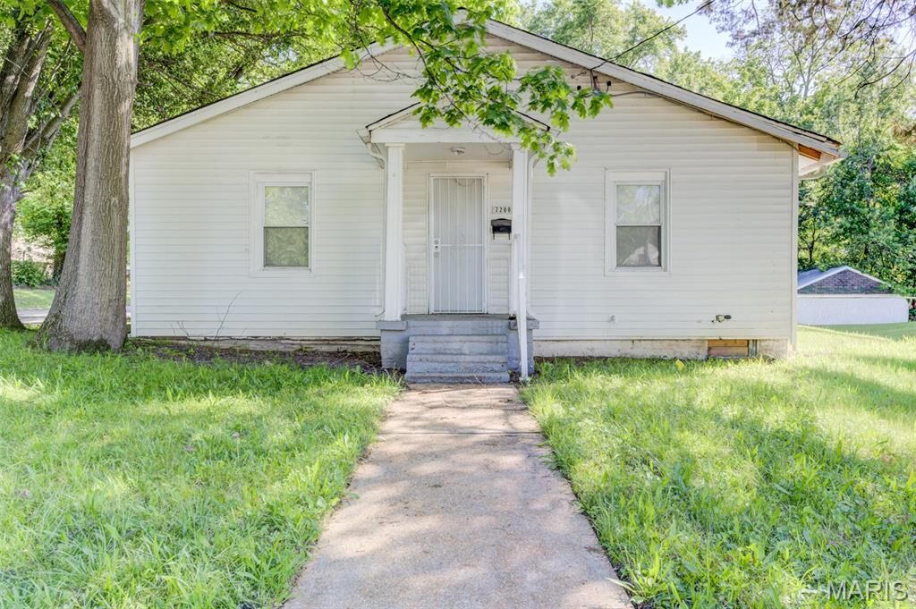 Property Photo:  7200 Jenwood Avenue  MO 63136 