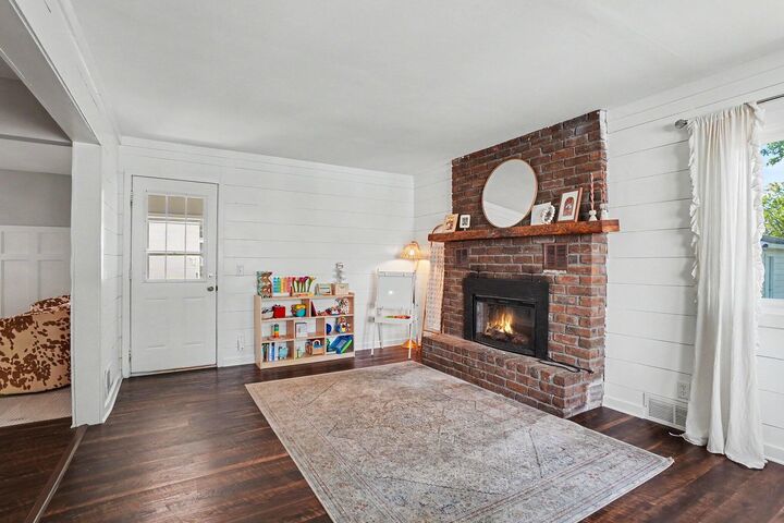 Property Photo:  850 Colrain Street SW  MI 49509 