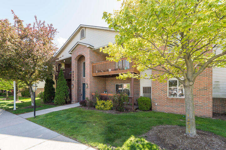 Property Photo:  2592 Eagles Circle  MI 48197 