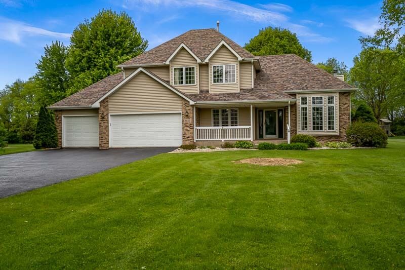 Property Photo:  