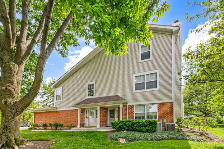 Property Photo:  