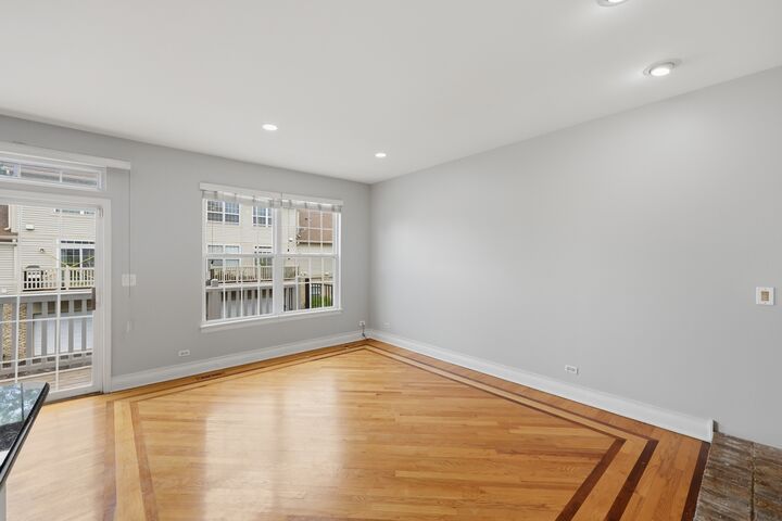 Property Photo: 1270 Georgetown Way IL 60061
