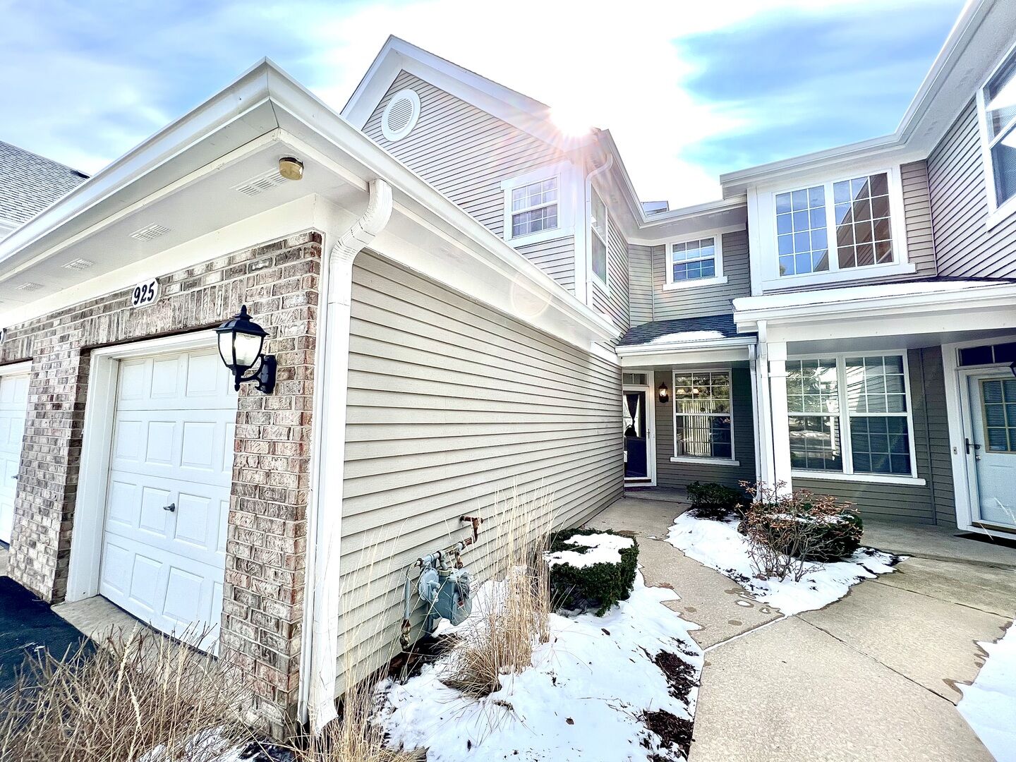 Property Photo:  925 Sheridan Circle  IL 60563 