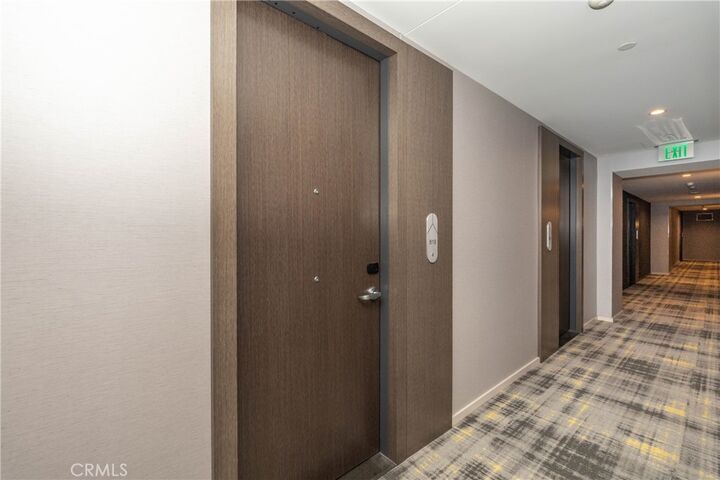 Property Photo:  877 Francisco Street 819  CA 90017 