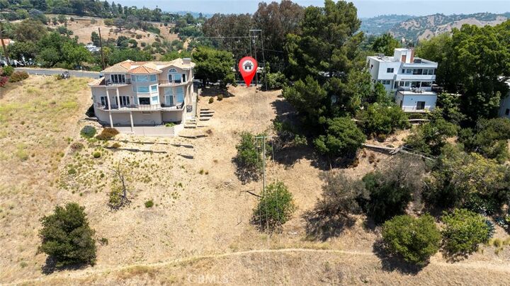 Property Photo:  858 Avenue 37  CA 90065 