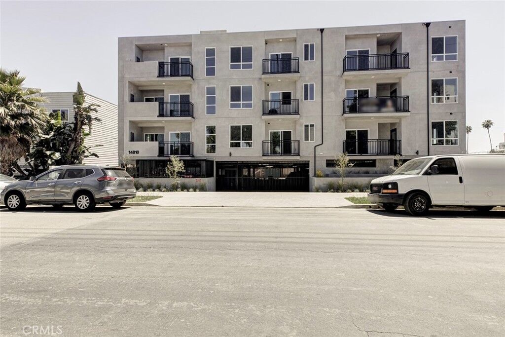 Property Photo:  14810 Delano Street 403  CA 91411 