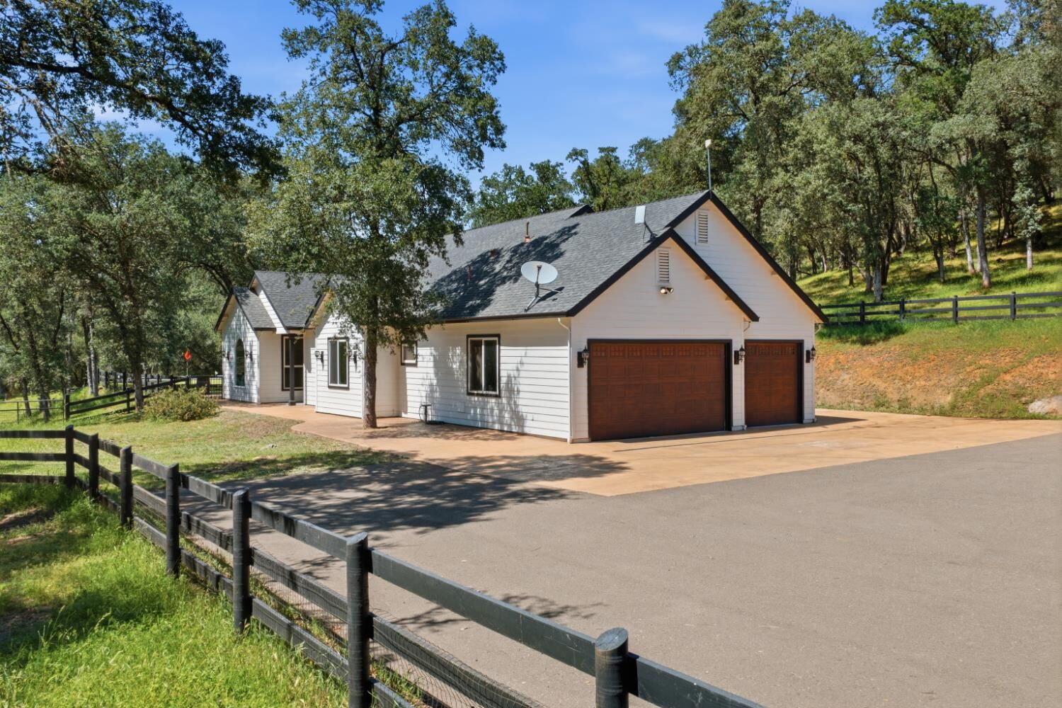 Property Photo: 1400 Crooked Mile Court CA 95667