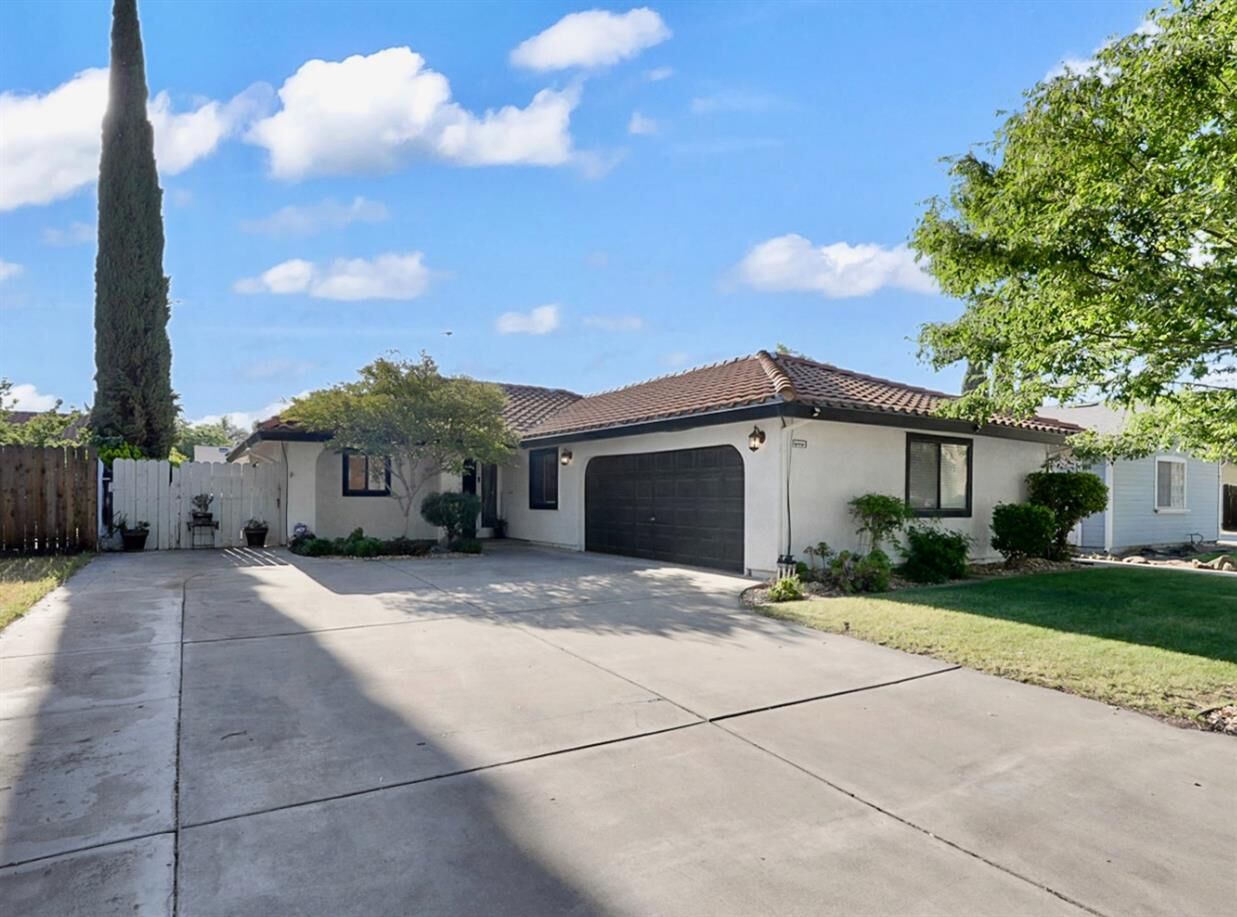 Property Photo: 941 Arambel Drive CA 95363