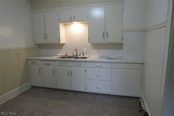 Property Photo:  2042 W Prospect Road  OH 44004 