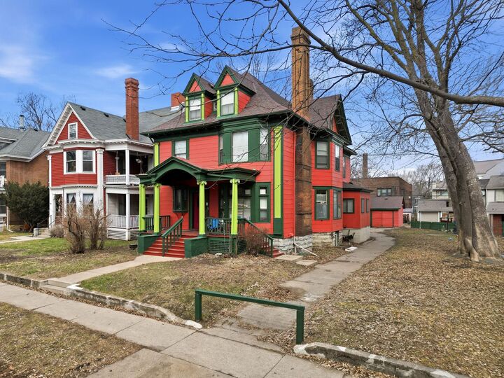 Property Photo:  475 Dayton Avenue  MN 55102 