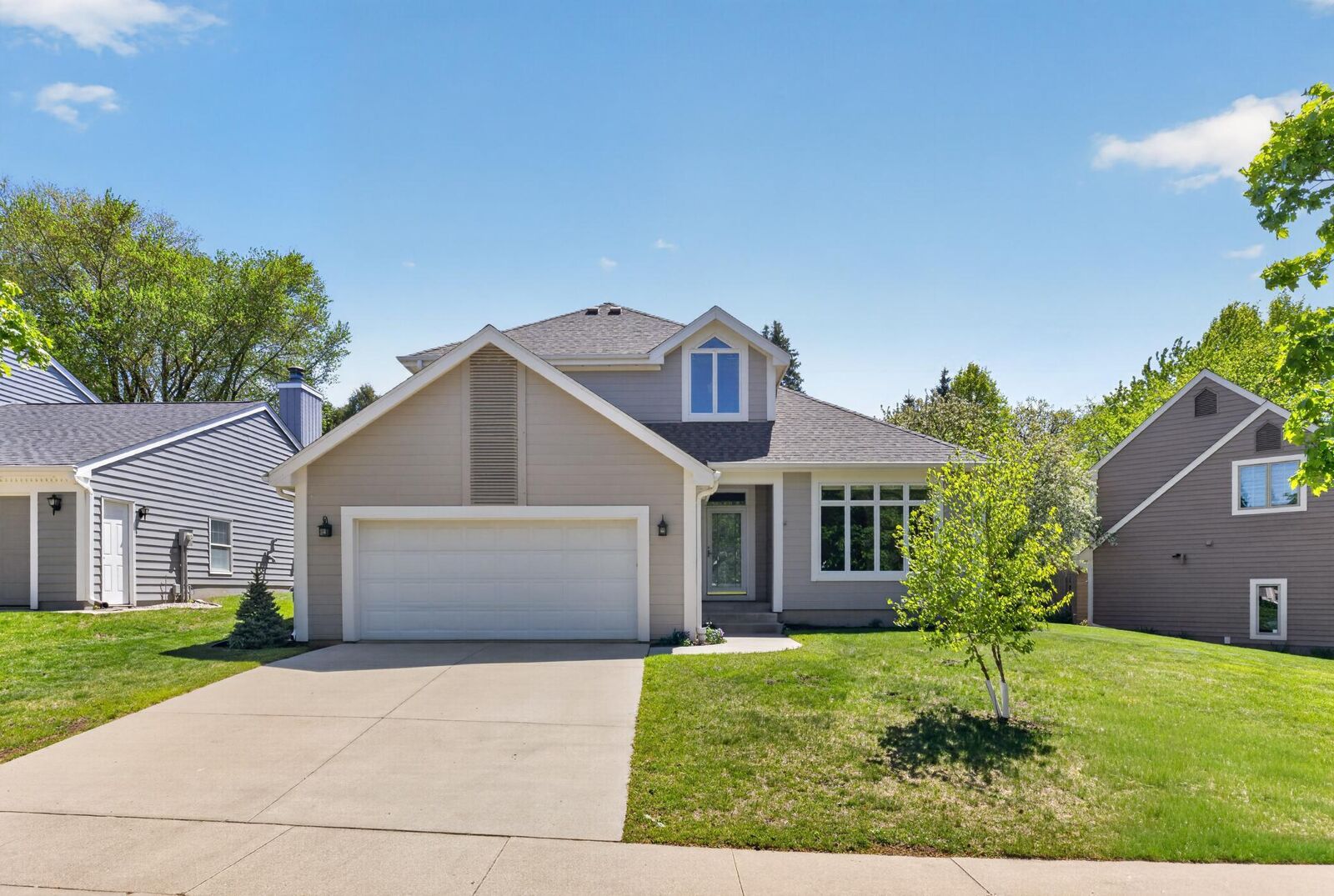Property Photo:  1052 Foxcroft Circle SW  MN 55902 