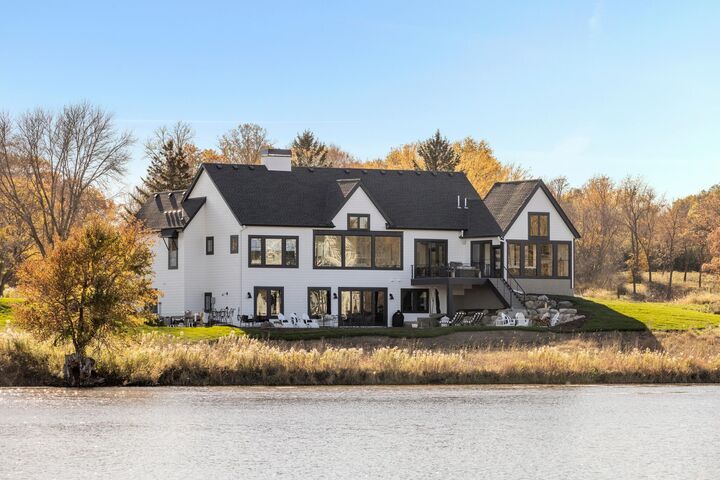 Property Photo:  730 Lakeview Parkway  MN 55364 