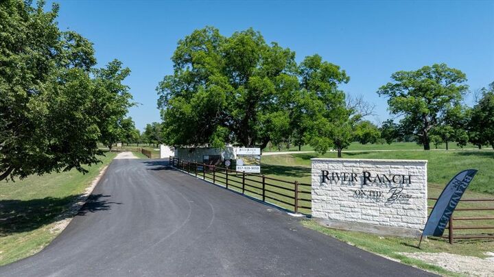 Property Photo:  2004 River Ranch Circle  TX 76087 