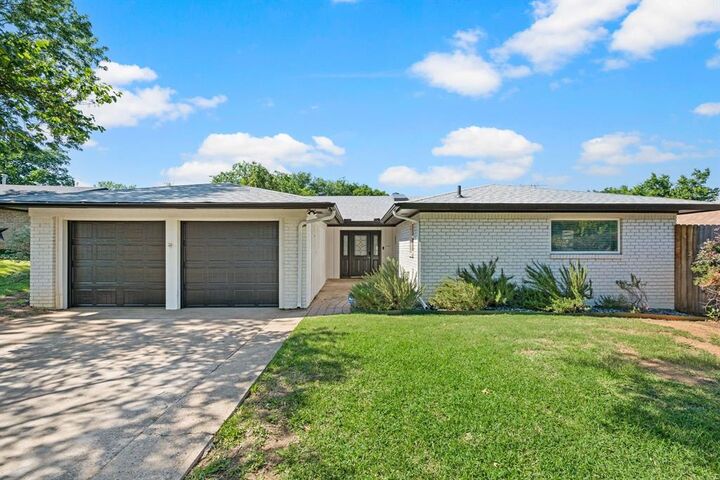 Property Photo:  652 Oak Drive  TX 76053 