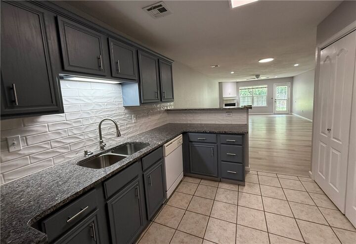 Property Photo:  2413 & 2415 S 16th Street  AR 72758 