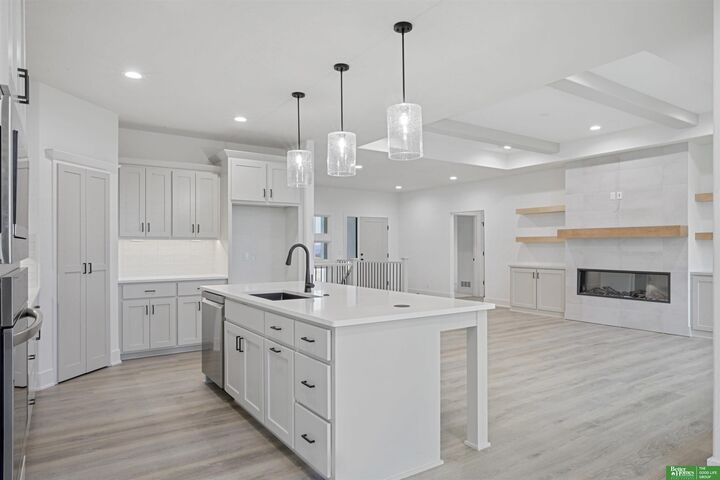 Property Photo: 11718 S 124th Avenue NE 68046