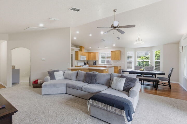 Property Photo:  1340 George Tweed Boulevard  OR 97527 