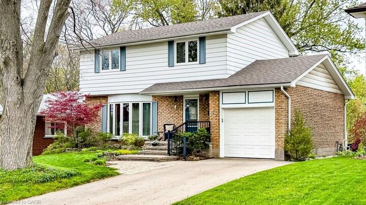 19 Chateau Court — photo 1