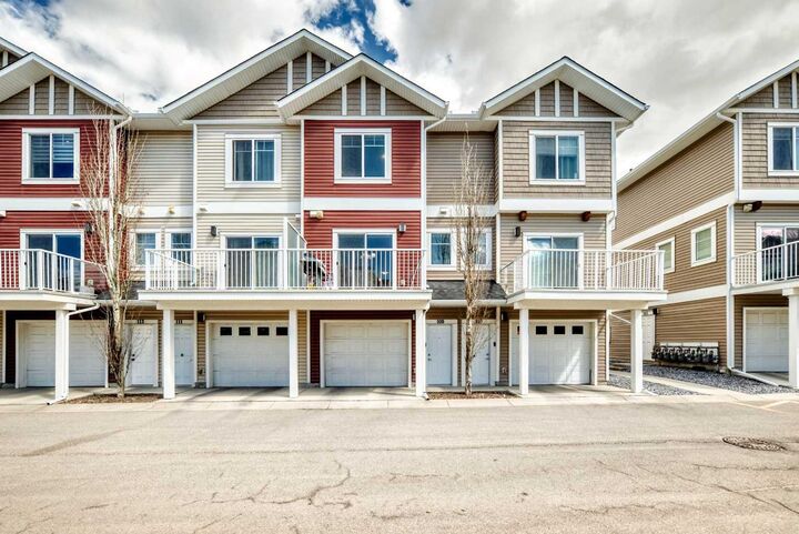 Property Photo:  109 Redstone Circle NE  AB T3N 0M8 