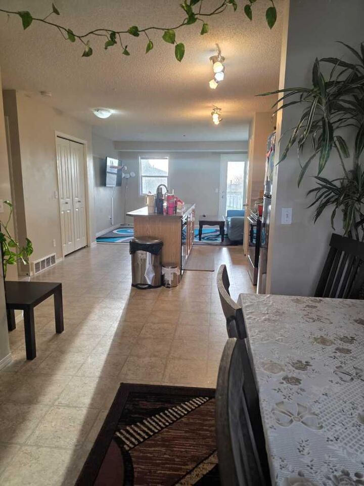 Property Photo:  270 Saddlebrook Point NE  AB T3J 0G5 