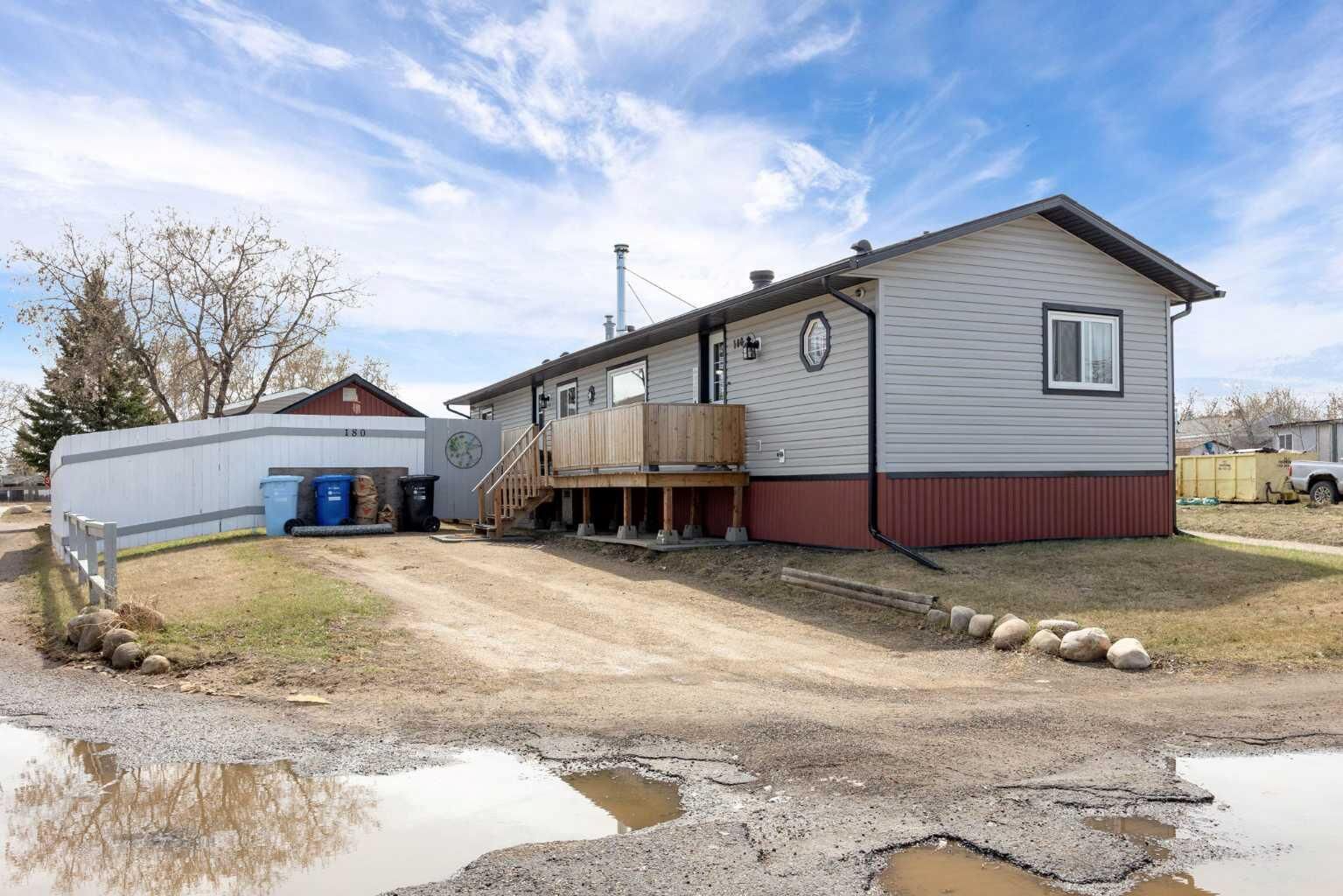 Property Photo:  180 Greenwood Place  AB T9K 2L9 