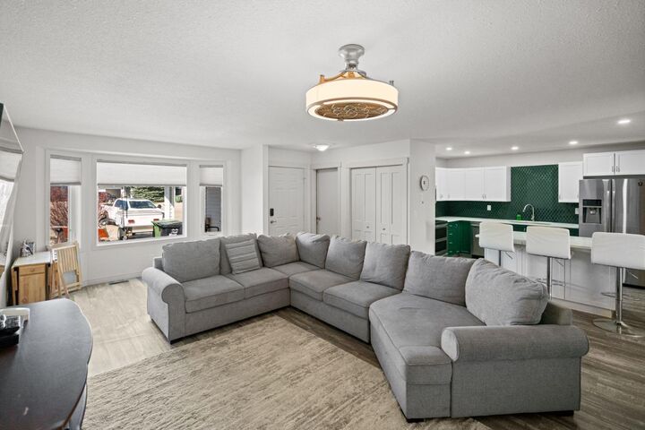 Property Photo: 3936 56A Street Close AB T4V 4L1