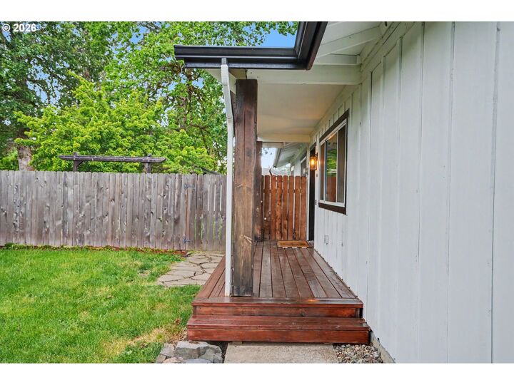 Property Photo:  760 SE Edwards Dr  OR 97115 