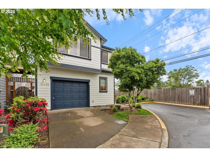 Property Photo: 10593 SE 75th Ave OR 97222