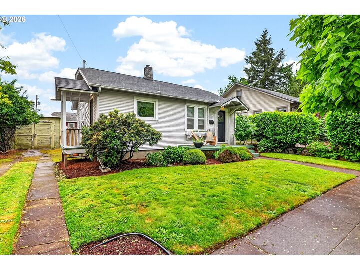 Property Photo: 1312 SE Mall St OR 97202