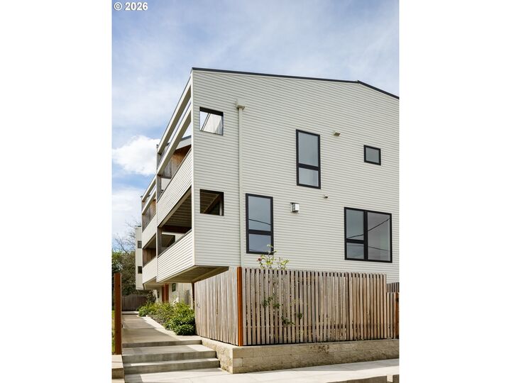 Property Photo: 4615 N Campbell Ave OR 97217