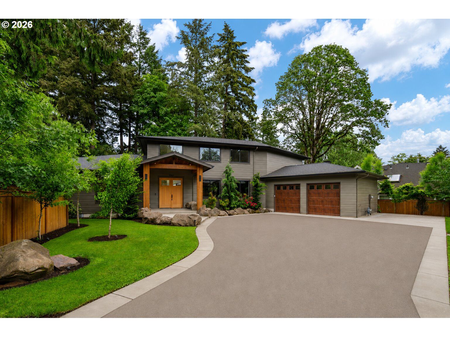 Property Photo:  3850 Lake Grove Ave  OR 97035 