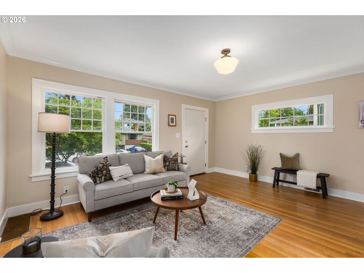 Property Photo:  929 NE Tillamook St  OR 97212 