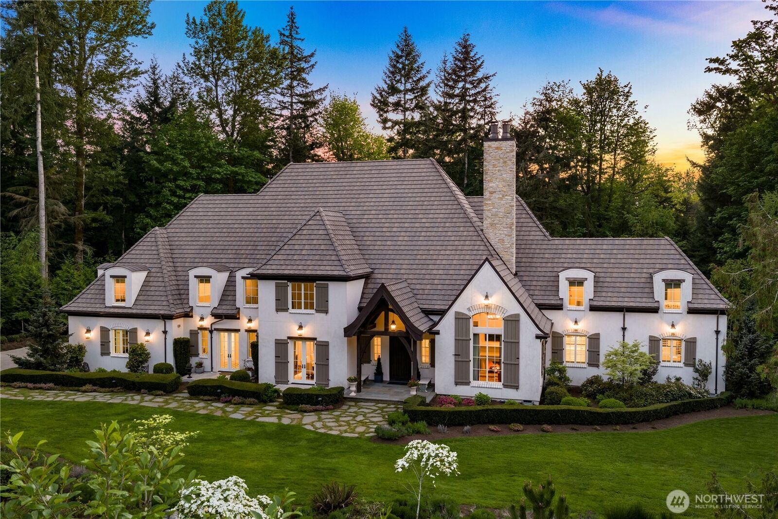 Property Photo: 27126 SE Grand Ridge Drive WA 98029