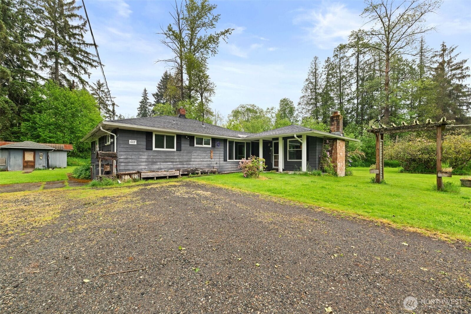 Property Photo:  5615  Maltby Road  WA 98072 