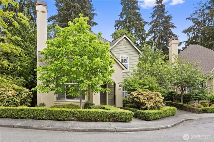 Property Photo:  6592  127th Place SE  WA 98006 