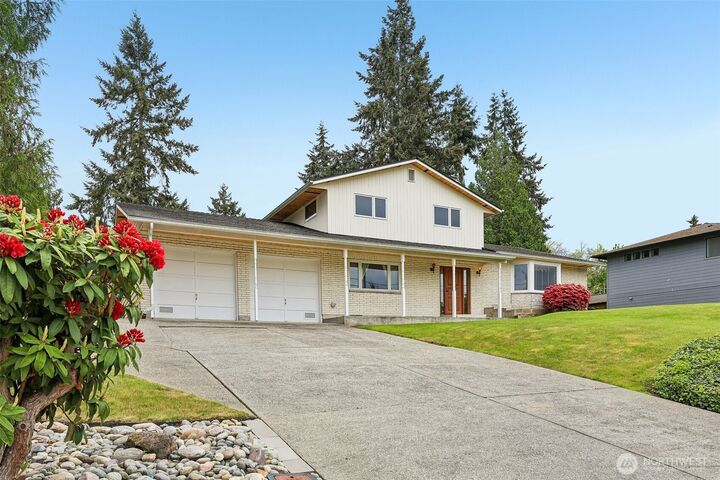Property Photo:  5401  Ocean Avenue  WA 98203 
