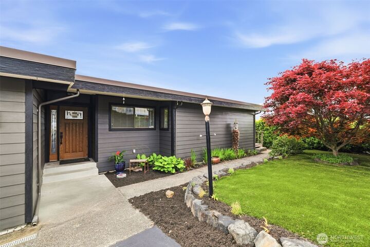 Property Photo:  5578  Broad View Avenue NE  WA 98422 