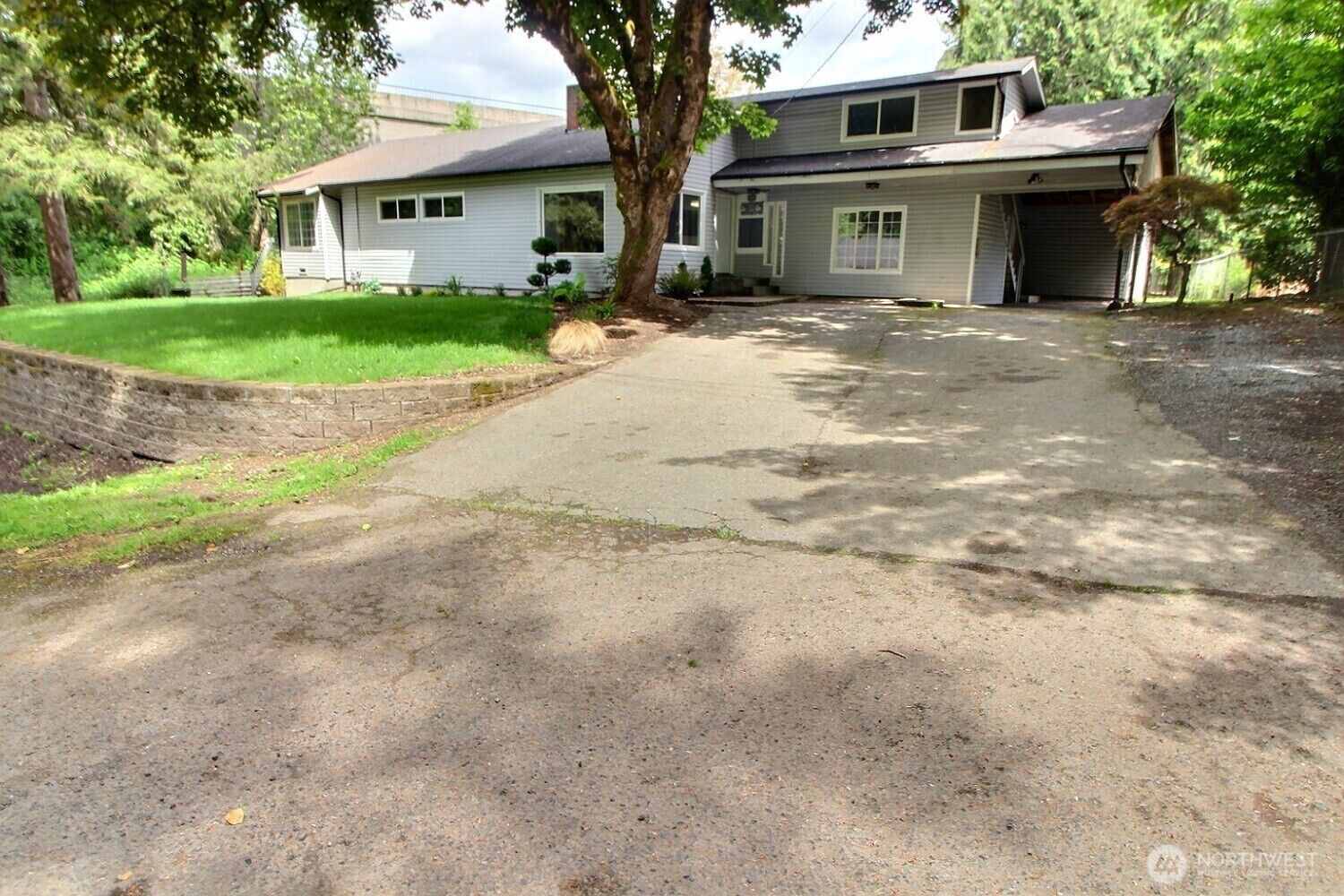 Property Photo: 22512 SE 218th Street WA 98038