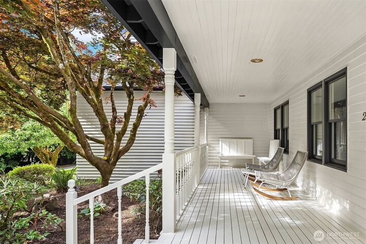 Property Photo:  2857  134th Avenue NE  WA 98005 