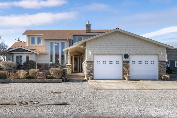 Property Photo:  4121  Saltspring Drive  WA 98248 
