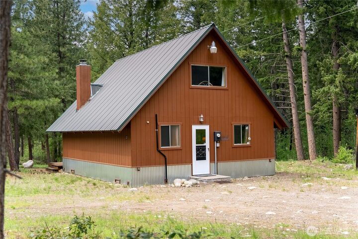 Property Photo:  37 E Buttermilk Creek Road  WA 98856 
