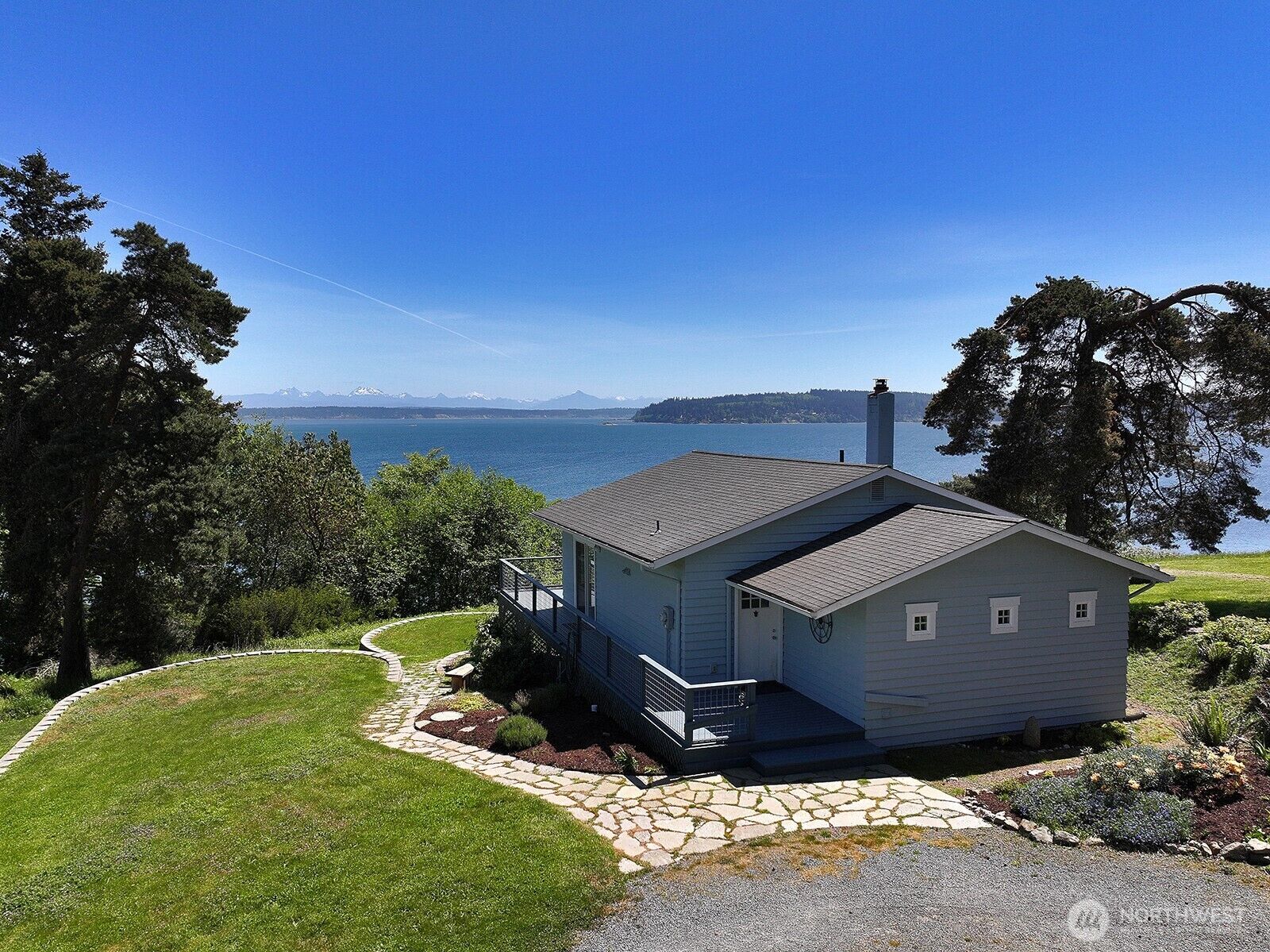 Property Photo:  2977  North Bluff Road  WA 98253 