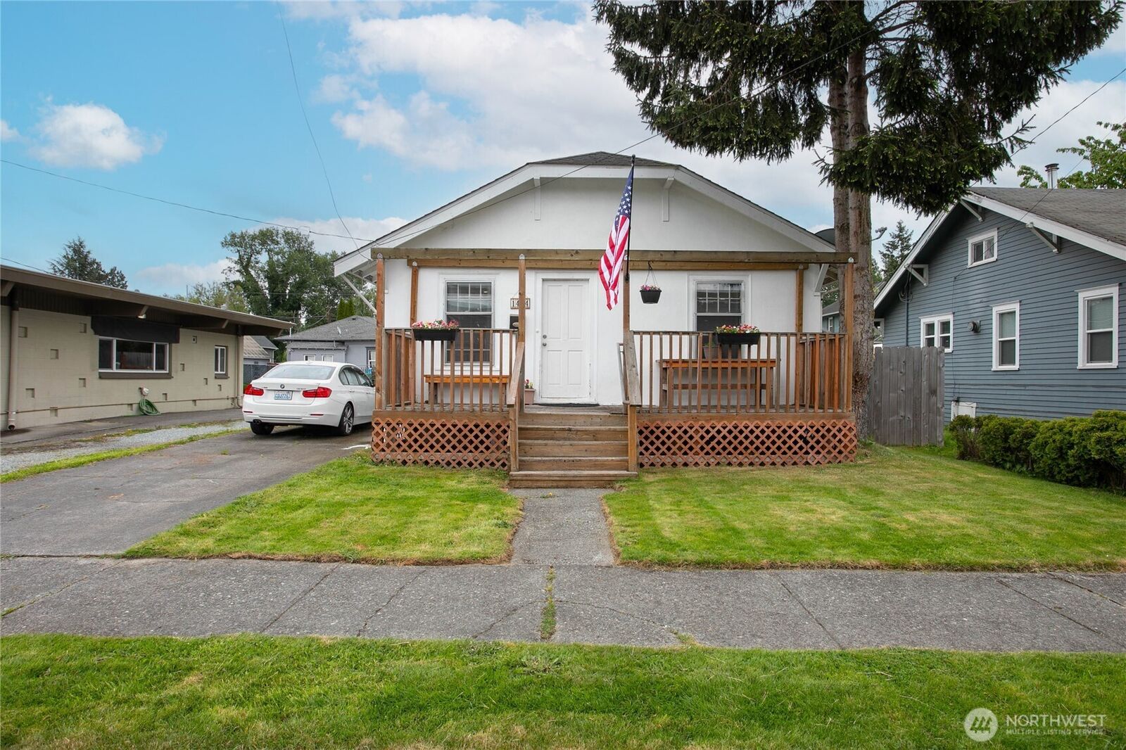 Property Photo:  1404 S 2nd Street  WA 98273 