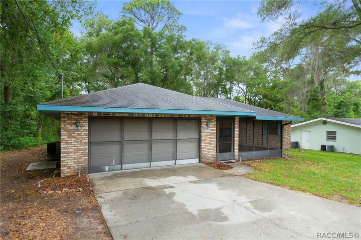 Property Photo:  3754 S Apopka Avenue  FL 34452 