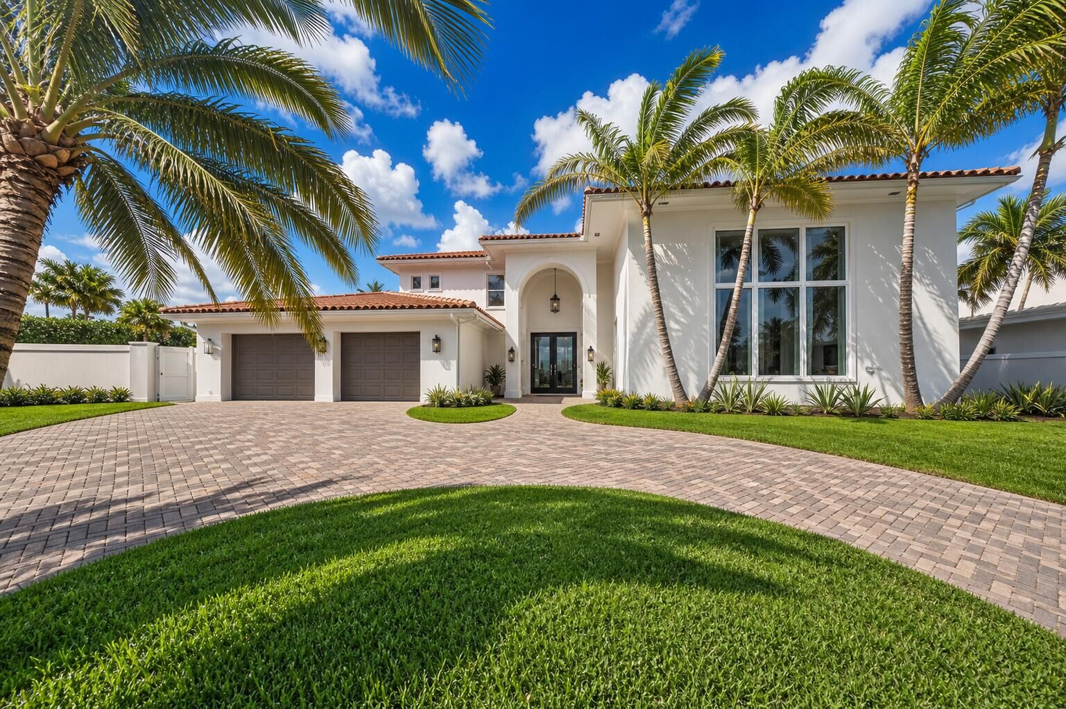 Property Photo: 3341 NE 170th Street FL 33160